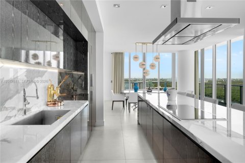 Copropriété à louer à Sunny Isles Beach, Floride: 5 chambres, 476.31 m2 № 2361817 - photo 7