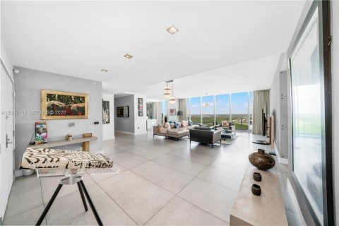 Copropriété à louer à Sunny Isles Beach, Floride: 5 chambres, 476.31 m2 № 2361817 - photo 4