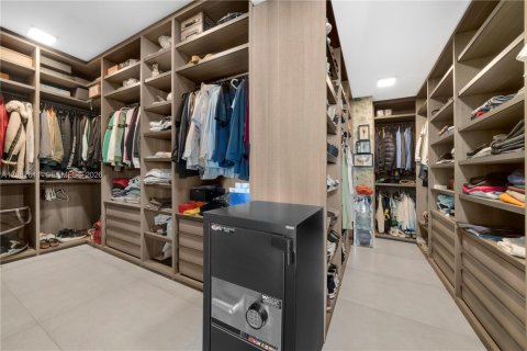 Copropriété à louer à Sunny Isles Beach, Floride: 5 chambres, 476.31 m2 № 2361817 - photo 17