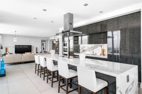 Copropriété à louer à Sunny Isles Beach, Floride: 5 chambres, 476.31 m2 № 2361817 - photo 9