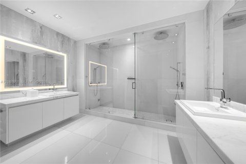 Copropriété à louer à Sunny Isles Beach, Floride: 5 chambres, 476.31 m2 № 2361817 - photo 22