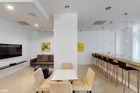 Condominio en venta en Miami, Florida, 1 dormitorio, 63.64 m2 № 1452214 - foto 10