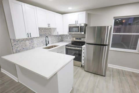 Appartement à louer à Madeira Beach, Floride: 2 chambres, 76.64 m2 № 2386393 - photo 7