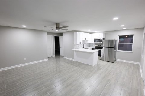 Appartement à louer à Madeira Beach, Floride: 2 chambres, 76.64 m2 № 2386393 - photo 4