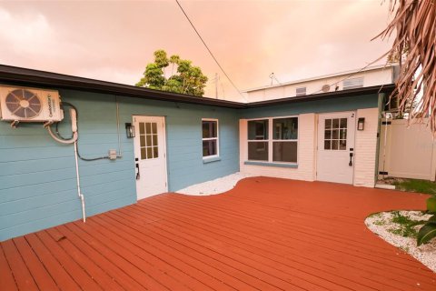 Appartement à louer à Madeira Beach, Floride: 2 chambres, 76.64 m2 № 2386393 - photo 3