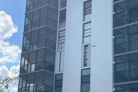 Condo in Aventura, Florida, 2 bedrooms  № 2010514 - photo 4