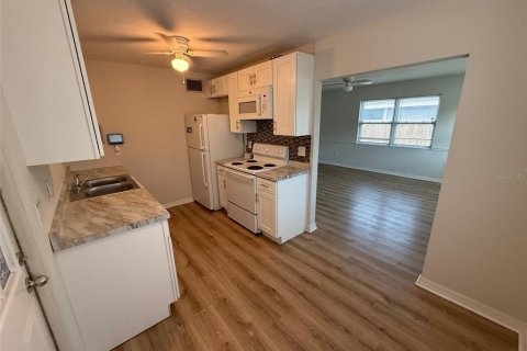 House in Bradenton, Florida 2 bedrooms, 94.57 sq.m. № 2237959 - photo 4