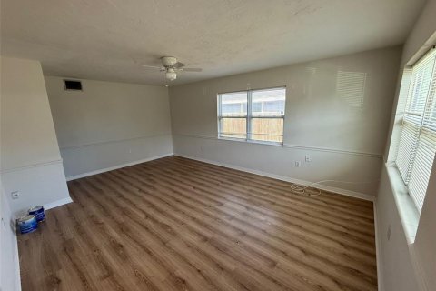 House in Bradenton, Florida 2 bedrooms, 94.57 sq.m. № 2237959 - photo 2