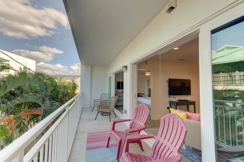 Condo in Madeira Beach, Florida, 3 bedrooms  № 2214991 - photo 11