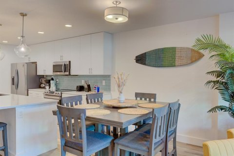 Condo in Madeira Beach, Florida, 3 bedrooms  № 2214991 - photo 9