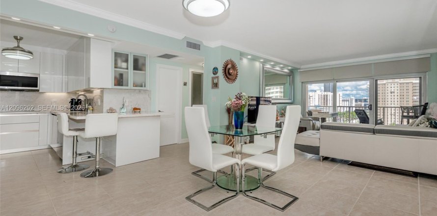 Condo à Hallandale Beach, Floride, 1 chambre  № 2386987