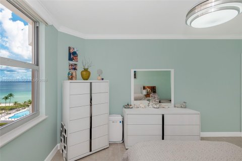 Copropriété à louer à Hallandale Beach, Floride: 1 chambre, 80.82 m2 № 2386987 - photo 17