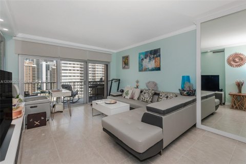 Copropriété à louer à Hallandale Beach, Floride: 1 chambre, 80.82 m2 № 2386987 - photo 3
