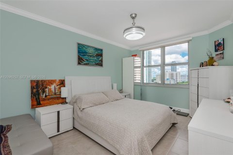 Copropriété à louer à Hallandale Beach, Floride: 1 chambre, 80.82 m2 № 2386987 - photo 15