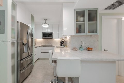 Copropriété à louer à Hallandale Beach, Floride: 1 chambre, 80.82 m2 № 2386987 - photo 10