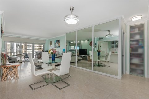 Copropriété à louer à Hallandale Beach, Floride: 1 chambre, 80.82 m2 № 2386987 - photo 6