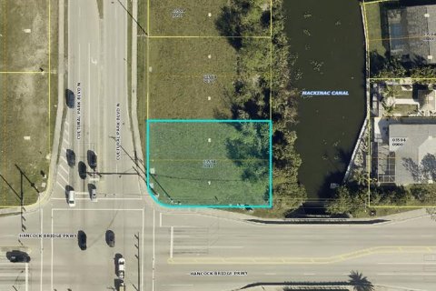 Land in Cape Coral, Florida № 1534398 - photo 1