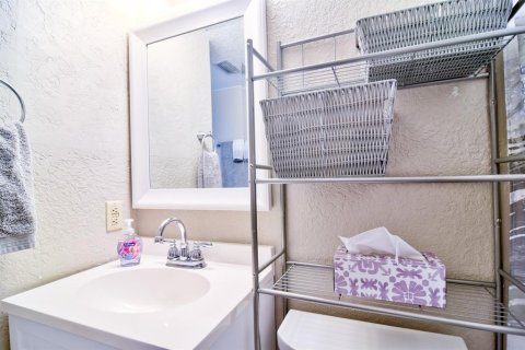 Condo in Clearwater, Florida, 3 bedrooms  № 1908399 - photo 19