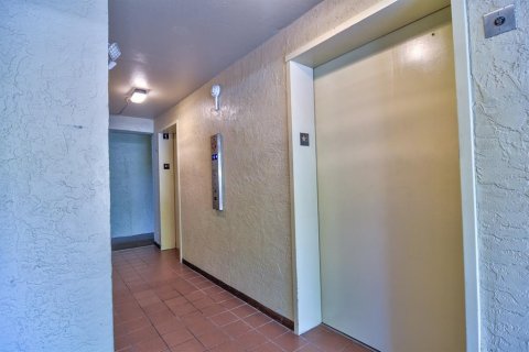 Condo in Clearwater, Florida, 3 bedrooms  № 1908399 - photo 4