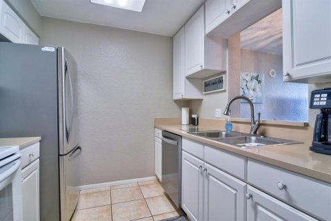 Condo in Clearwater, Florida, 3 bedrooms  № 1908399 - photo 11