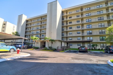 Condo in Clearwater, Florida, 3 bedrooms  № 1908399 - photo 1