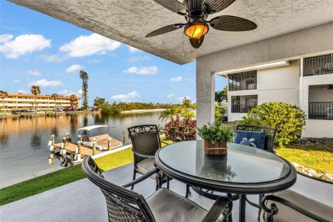 Copropriété à vendre à Sarasota, Floride: 2 chambres, 116.22 m2 № 2223660 - photo 23
