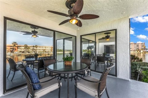Copropriété à vendre à Sarasota, Floride: 2 chambres, 116.22 m2 № 2223660 - photo 24