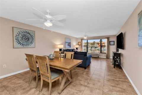 Copropriété à vendre à Sarasota, Floride: 2 chambres, 116.22 m2 № 2223660 - photo 8