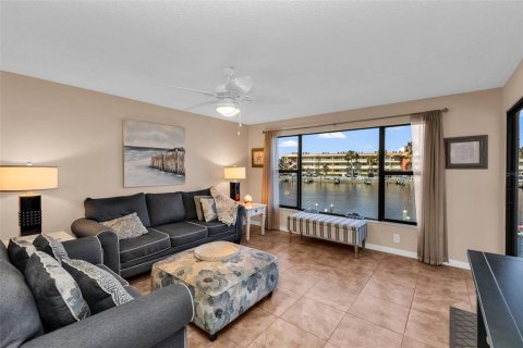 Copropriété à vendre à Sarasota, Floride: 2 chambres, 116.22 m2 № 2223660 - photo 10