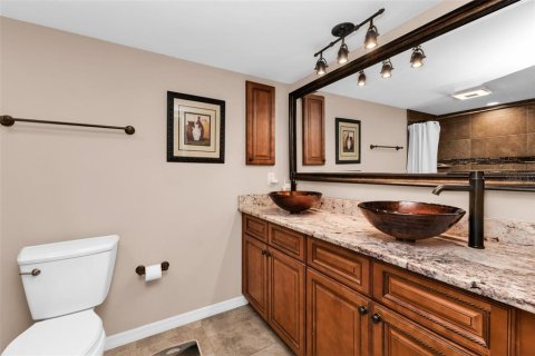 Copropriété à vendre à Sarasota, Floride: 2 chambres, 116.22 m2 № 2223660 - photo 17