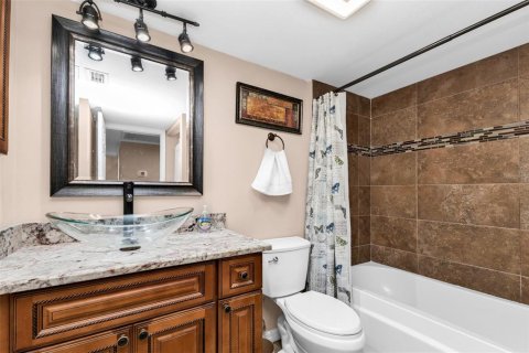 Copropriété à vendre à Sarasota, Floride: 2 chambres, 116.22 m2 № 2223660 - photo 12