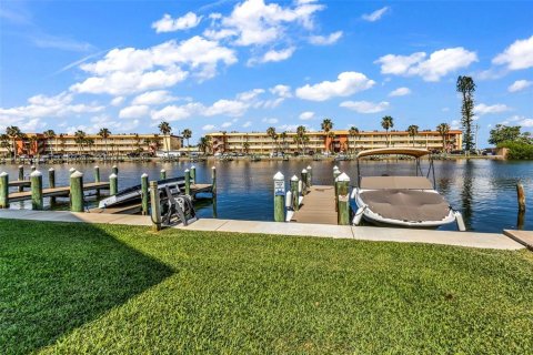 Copropriété à vendre à Sarasota, Floride: 2 chambres, 116.22 m2 № 2223660 - photo 27
