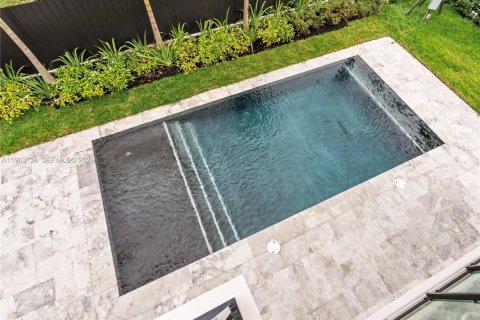 House in Miami, Florida 4 bedrooms, 331.01 sq.m. № 2038728 - photo 22