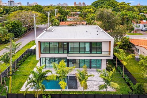 House in Miami, Florida 4 bedrooms, 331.01 sq.m. № 2038728 - photo 26