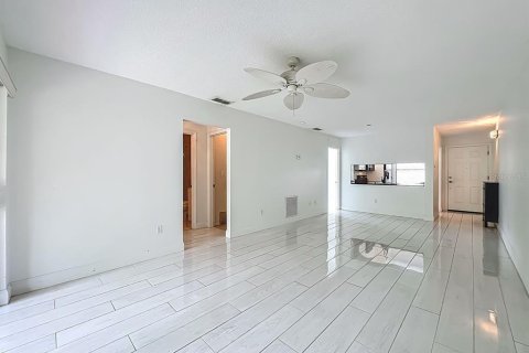 Copropriété à vendre à Orlando, Floride: 2 chambres, 84.91 m2 № 1823251 - photo 16