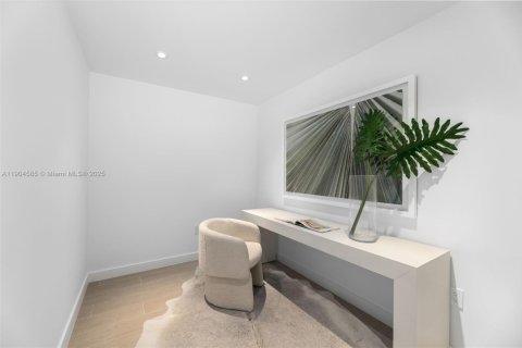 Снять в аренду кондоминиум в Майами-Бич, Флорида 3 спальни, 272.2м2, № 1955108 - фото 17