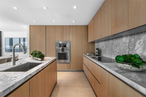 Снять в аренду кондоминиум в Майами-Бич, Флорида 3 спальни, 272.2м2, № 1955108 - фото 6