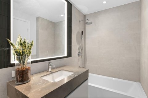 Снять в аренду кондоминиум в Майами-Бич, Флорида 3 спальни, 272.2м2, № 1955108 - фото 19