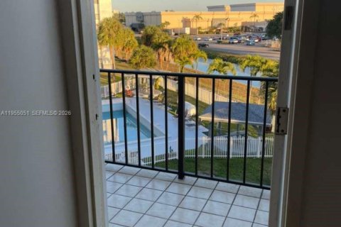 Copropriété à louer à Hialeah, Floride: 2 chambres, 74.32 m2 № 2025823 - photo 27