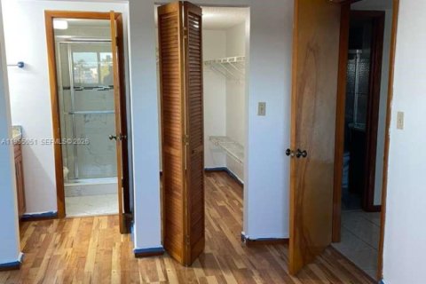 Copropriété à louer à Hialeah, Floride: 2 chambres, 74.32 m2 № 2025823 - photo 23