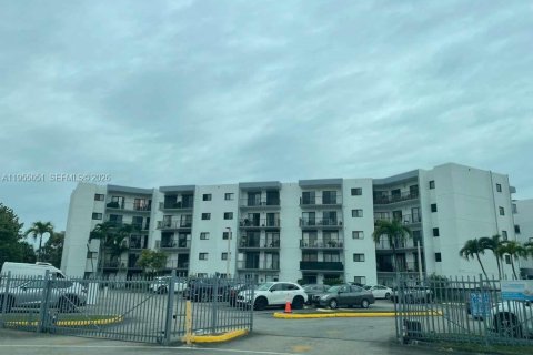 Condo à Hialeah, Floride, 2 chambres № 2025823