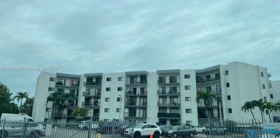 Condo à Hialeah, Floride, 2 chambres  № 2025823