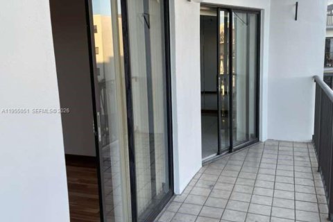 Copropriété à louer à Hialeah, Floride: 2 chambres, 74.32 m2 № 2025823 - photo 18