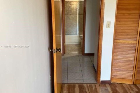 Copropriété à louer à Hialeah, Floride: 2 chambres, 74.32 m2 № 2025823 - photo 22