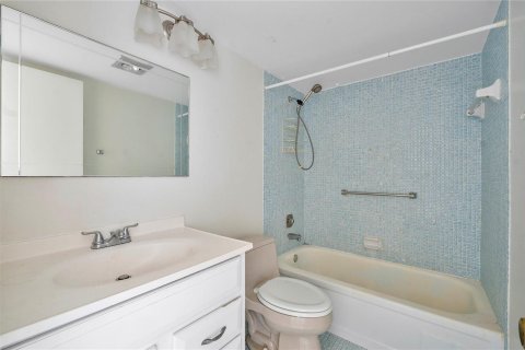 Купить кондоминиум в Бока-Ратон, Флорида 3 комнаты, 55.74м2, № 2260042 - фото 9
