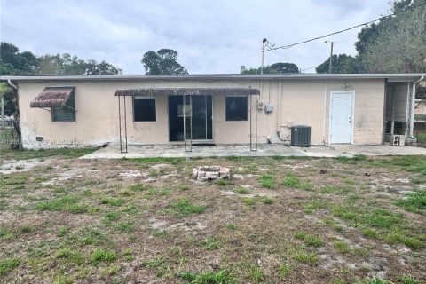 House in Port St. Lucie, Florida 2 bedrooms, 95.78 sq.m. № 2047359 - photo 6