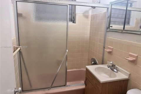 House in Port St. Lucie, Florida 2 bedrooms, 95.78 sq.m. № 2047359 - photo 18