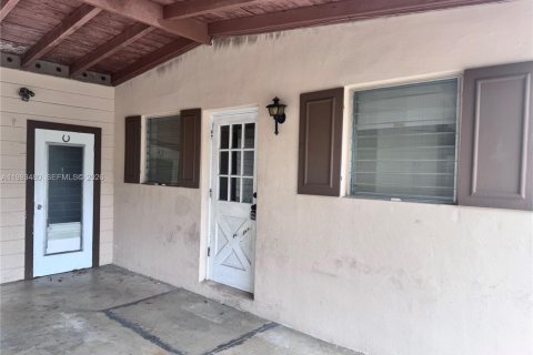 House in Port St. Lucie, Florida 2 bedrooms, 95.78 sq.m. № 2047359 - photo 3