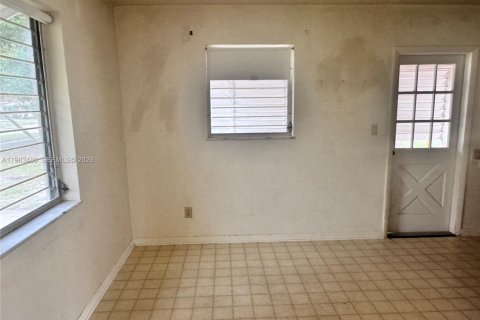 House in Port St. Lucie, Florida 2 bedrooms, 95.78 sq.m. № 2047359 - photo 12