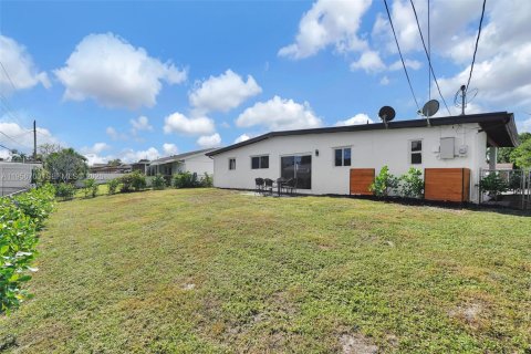 Casa en venta en Davie, Florida, 3 dormitorios № 2010641 - foto 12